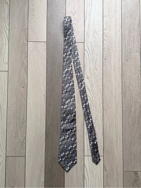 Alexander Julian Gray Tie with Blue Accent Diamond Pattern